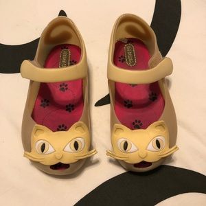 HTF MM yellow cats size 9 play